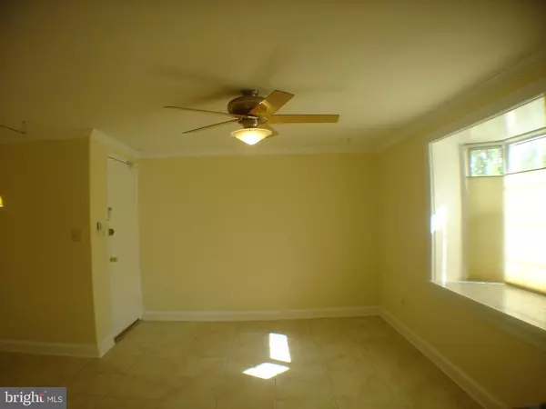 Arlington, VA 22204,806 ARLINGTON MILL DR S #103