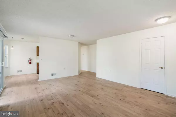 Barnegat, NJ 08005,7 TAMARACK CT
