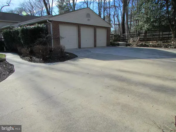 Oakton, VA 22124,11348 VALE RD