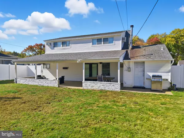 Levittown, PA 19056,18 HARVEST RD