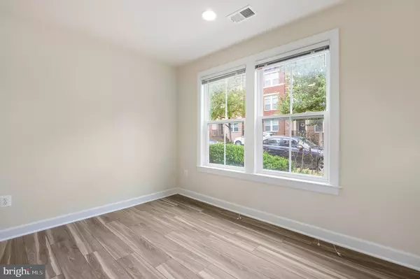 Gaithersburg, MD 20878,124 COMMUNITY CENTER AVE