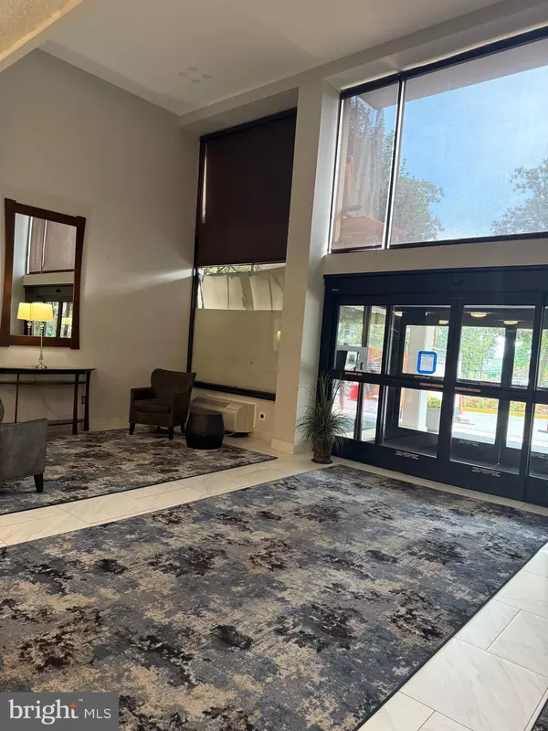 Alexandria, VA 22303,2059 HUNTINGTON AVE #908