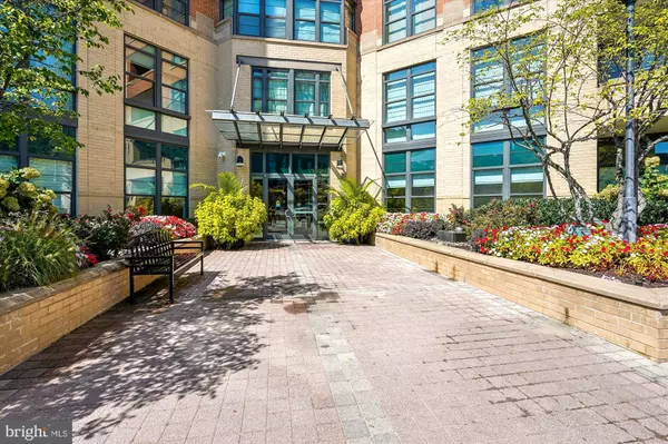 1830 FOUNTAIN DR #1004, Reston, VA 20190