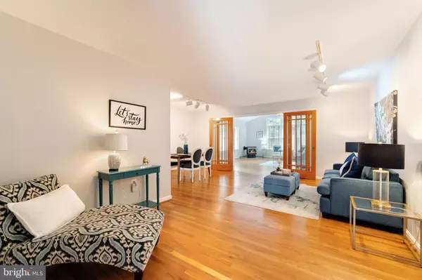 Annandale, VA 22003,8611 CANTERBURY DR