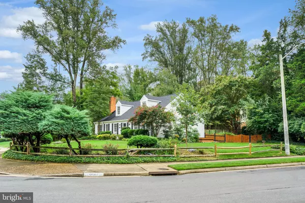 Annandale, VA 22003,8611 CANTERBURY DR