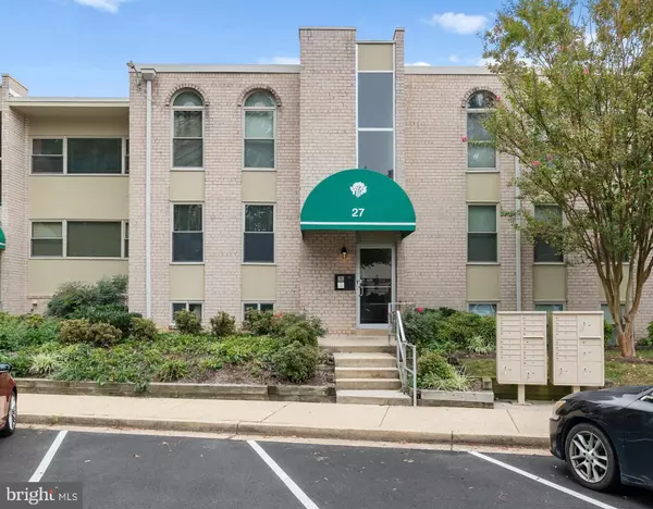 27 CANTERBURY SQ #201, Alexandria, VA 22304