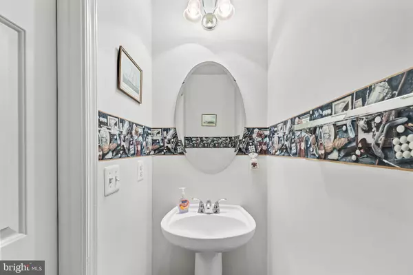 Alexandria, VA 22304,4925 WAPLE LN