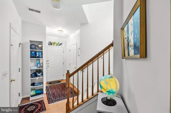 Alexandria, VA 22304,4925 WAPLE LN