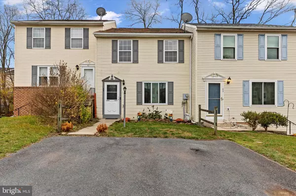 45 RED BARBERRY DR, Etters, PA 17319