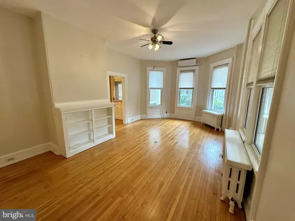 Moorestown, NJ 08057,136 E CENTRAL AVE