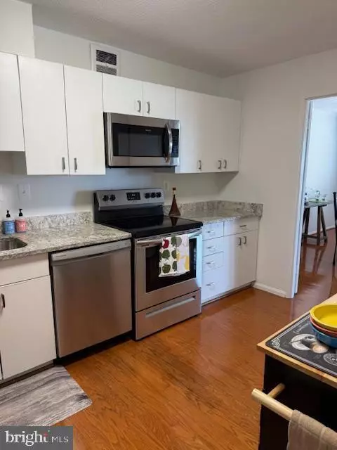 Alexandria, VA 22304,205 YOAKUM PKWY #1826