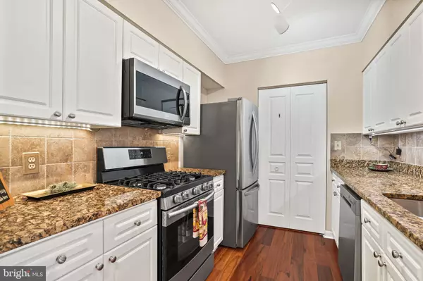 Herndon, VA 20170,2204 WESTCOURT LN ## 303