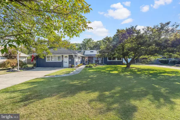 430 HIGHLAND DR, Moorestown, NJ 08057