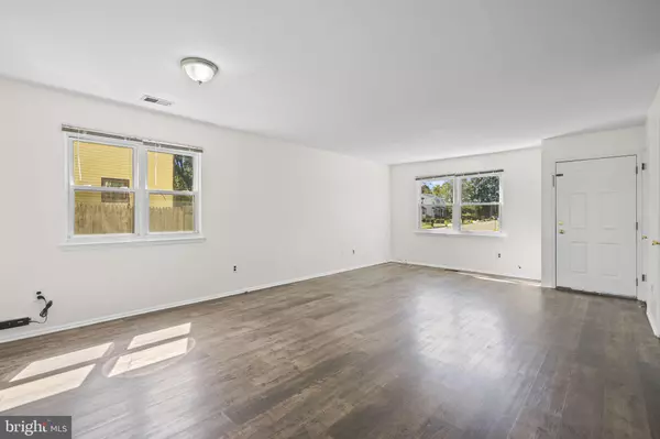 Dayton, NJ 08810,3 HANNAH DR