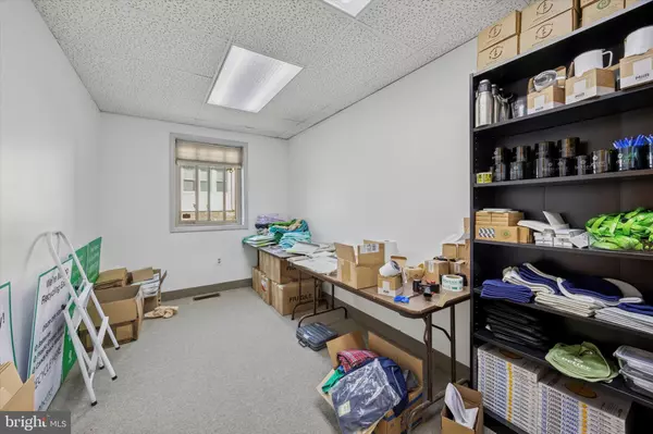 Elkins Park, PA 19027,915 JENKINTOWN RD