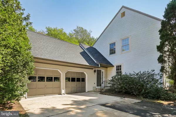 Mount Laurel, NJ 08054,5 SADDLE DR