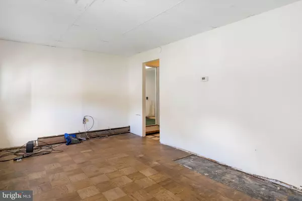 Dover, DE 19901,121 S GOVERNORS BLVD