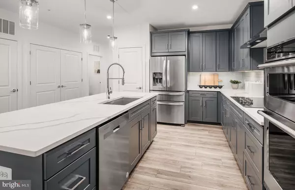 Haymarket, VA 20169,5810 MOONSTONE WAY #201