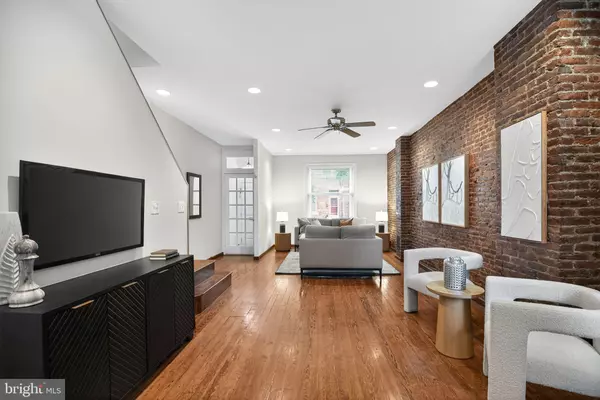 Philadelphia, PA 19146,2424 LOMBARD ST