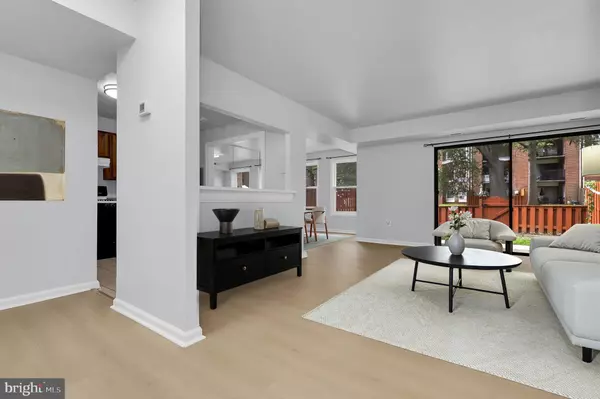 Gaithersburg, MD 20878,886 QUINCE ORCHARD BLVD #T1