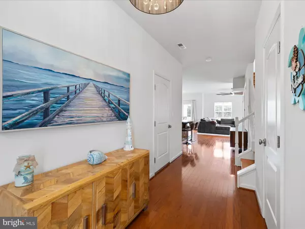 Rehoboth Beach, DE 19971,34398 BRONZE ST #22B