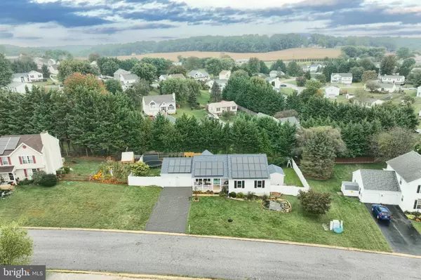 42 BROOK HOLLOW AVE, Felton, PA 17322