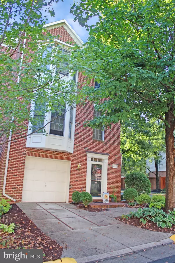 4027 HEATHERSTONE CT, Fairfax, VA 22030