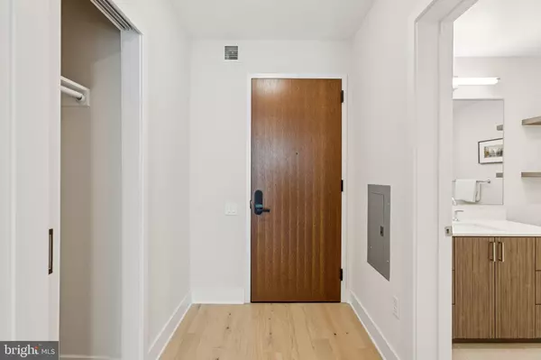 Washington, DC 20003,1211 VAN ST SE #1003