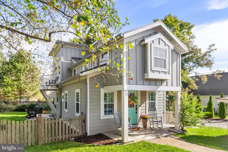 18344 RAILROAD ST, Bluemont, VA 20135