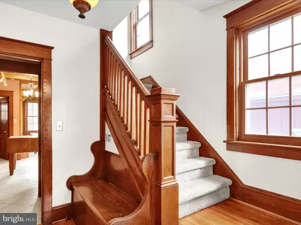 New Holland, PA 17557,109 W BROAD ST