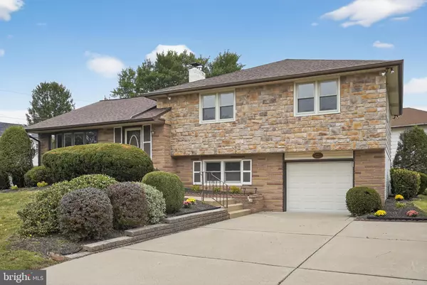 1012 TWIST RD, Philadelphia, PA 19115