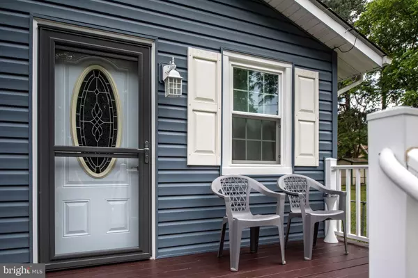 Colonial Beach, VA 22443,114 5TH ST