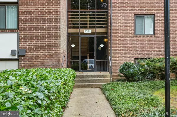 Reston, VA 20190,1532 NORTHGATE SQ #1A