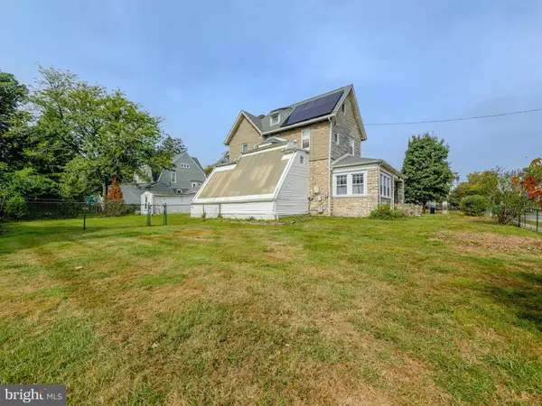 Norwood, PA 19074,240 GARFIELD AVE