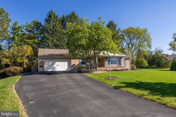 212 SENECA CIR, State College, PA 16801