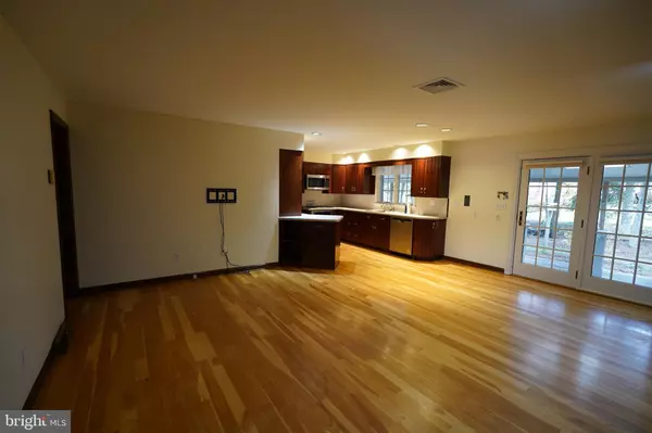 State College, PA 16801,212 SENECA CIR