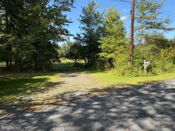 1107 HICKORY LN, Quakertown, PA 18951