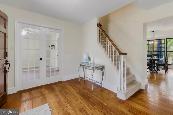 Sewell, NJ 08080,20 LAKESIDE LN