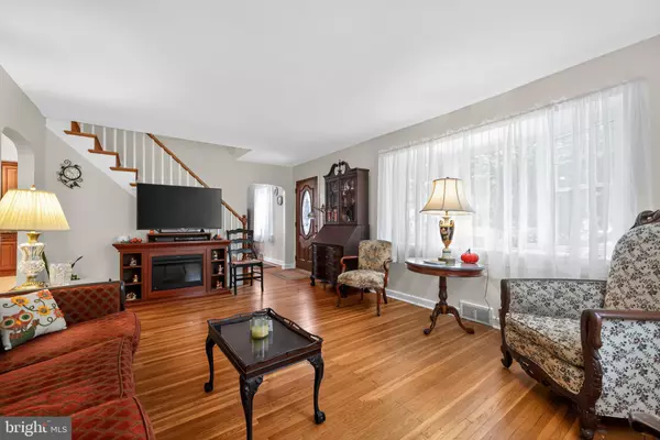 Havertown, PA 19083,112 WALNUT HILL LN