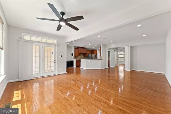 Chantilly, VA 20152,42524 ROWDERBURY SQ