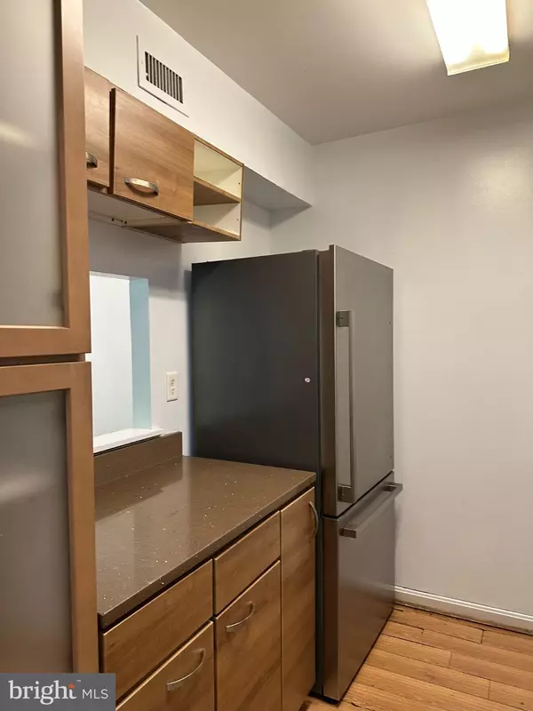 Burke, VA 22015,5831 COVE LANDLING RD #304