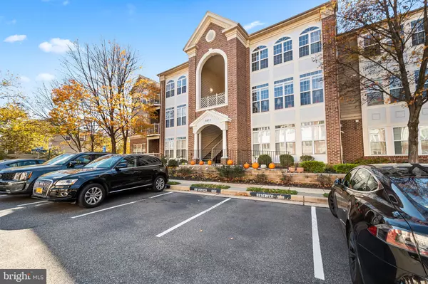 Alexandria, VA 22315,6611 NETTIES LN #24L