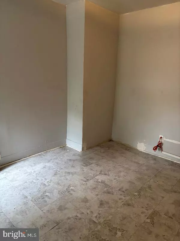 Darby, PA 19023,902 MAPLE TER