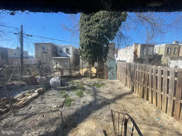 Darby, PA 19023,902 MAPLE TER