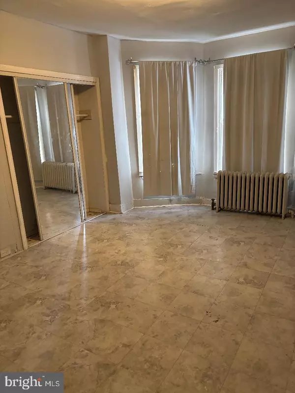 Darby, PA 19023,902 MAPLE TER