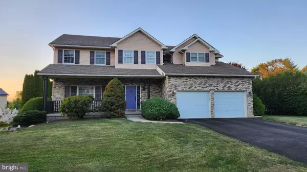 2755 DESTINY LN, Easton, PA 18040