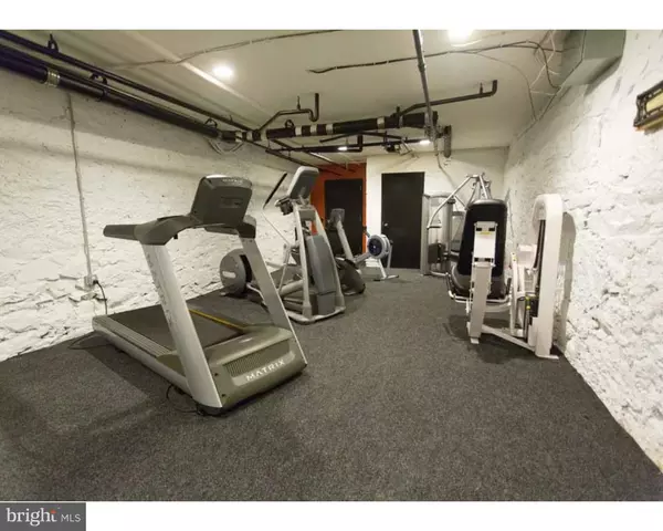 Philadelphia, PA 19107,1100 SPRUCE ST #2F