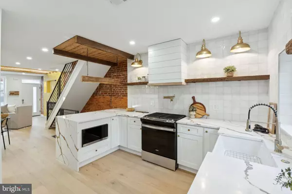 1645 S MOLE ST, Philadelphia, PA 19145