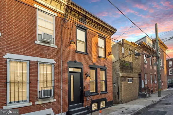 1645 S MOLE ST, Philadelphia, PA 19145