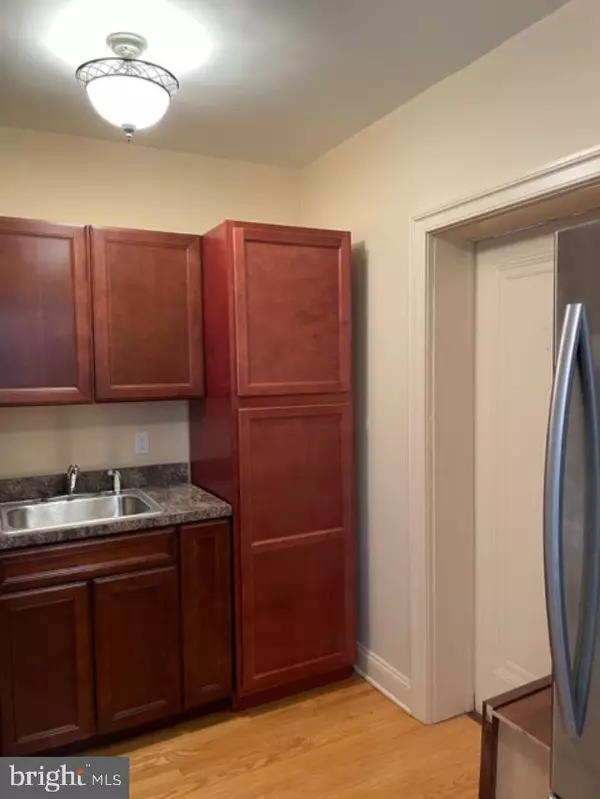 Merchantville, NJ 08109,210 E MAPLE AVE #A4